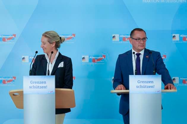 AfD-Bundestagsfraktion, Alice Weidel, Tino Chrupalla Fraktionssitzung AfD-Bundestagsfraktion, Pressestatement, Vorsitzende der AfD-Bundestagsfraktion, Bundessprecher, Alice Weidel, Tino Chrupalla Berlin Berlin GER *** AfD parliamentary group, Alice Weidel, Tino Chrupalla parliamentary group meeting AfD parliamentary group, press statement, chairwoman of the AfD parliamentary group, federal spokesman, Alice Weidel, Tino Chrupalla Berlin Berlin GER