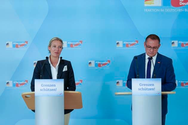 AfD-Bundestagsfraktion, Alice Weidel, Tino Chrupalla Fraktionssitzung AfD-Bundestagsfraktion, Pressestatement, Vorsitzende der AfD-Bundestagsfraktion, Bundessprecher, Alice Weidel, Tino Chrupalla Berlin Berlin GER *** AfD parliamentary group, Alice Weidel, Tino Chrupalla parliamentary group meeting AfD parliamentary group, press statement, chairwoman of the AfD parliamentary group, federal spokesman, Alice Weidel, Tino Chrupalla Berlin Berlin GER