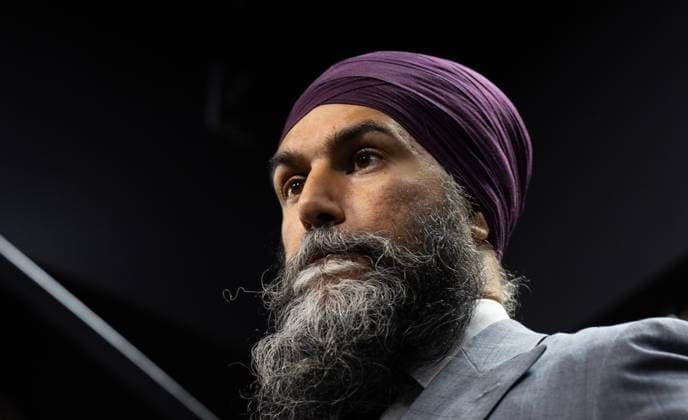 September 26, 2023, Ottawa, ON, Canada: New Democratic Party leader Jagmeet Singh speaks with the media on Parliament Hill, Tuesday, September 26, 2023 in Ottawa. Ottawa Canada  - ZUMAc35_ 20230926_zaf_c35_016 Copyright: xAdrianxWyldx