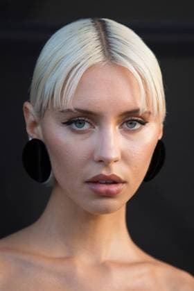 PFW - Saint Laurent Womenswear Spring Summer 2024 - Photocall NB Iris Law attends the Saint Laurent Womenswear Spring Summer 2024 show as part of Paris Fashion Week in Paris, France on September 26, 2023. Photo by ABACAPRESS.COM Paris France  Copyright: xBerzanexNasser ABACAx 869327_007 BerzanexNasser ABACAx 869327_007