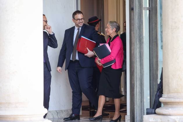 Paris, France le 27 septembre 2023 - Conseil des ministres du gouvernement Borne au Palais de l Elysee - Council of Ministers of the Borne government to the Elysee Palace. Ici Aurelien Rousseau et Elisabeth Borne  Copyright: xLucxNoboutx