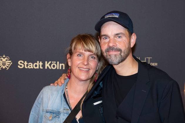 Andre NIER und Jana NIER, Cutter, Roter Teppich, Red Carpet Show, Ankunft, arrival, Verleihung des Deutschen Fernsehpreises, Die Nacht der Kreativen - Der Deutsche Fernsehpreis 2023, Deutscher Fernsehpreis 2023 in Koeln, am 27.09.2022.
