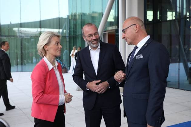 Croatia, Split, 270923. The leading politicians of the largest European grouping, the European People s Party, are preparing for the upcoming European elections at working meetings behind closed doors this week. In the photo: Ursule von der Leyen, Manfred Weber, Gordan Grlic Radman. Photo: Vojko Basic CROPIX Copyright: xxVojkoxBasicx pucka_stranka4-270923