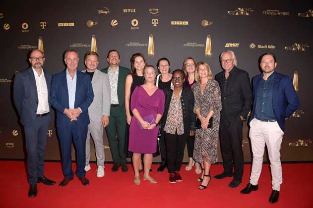 Marc Terjung, Stephan Lamby, Burkhardt Weiß, Thomas Lueckerath, Milena Seyberth, Nanni Erben, Astrid Quentell, Shary Reeves, Michaela Hummel, Valerie Niehaus, Wolf Bauer und Daniel Guhl bei der Verleihung des Deutschen Fernsehpreises 2023 - Die Nacht der Kreativen in der Flora Köln. Köln, 27.09.2023