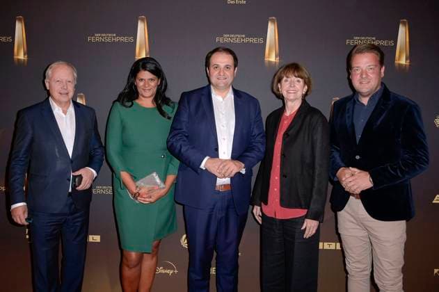 Tom Buhrow, Juliane Eßling, Nathanael Liminski, Henriette Reker und Daniel Rosemann bei der Verleihung des Deutschen Fernsehpreises 2023 - Die Nacht der Kreativen in der Flora Köln. Köln, 27.09.2023