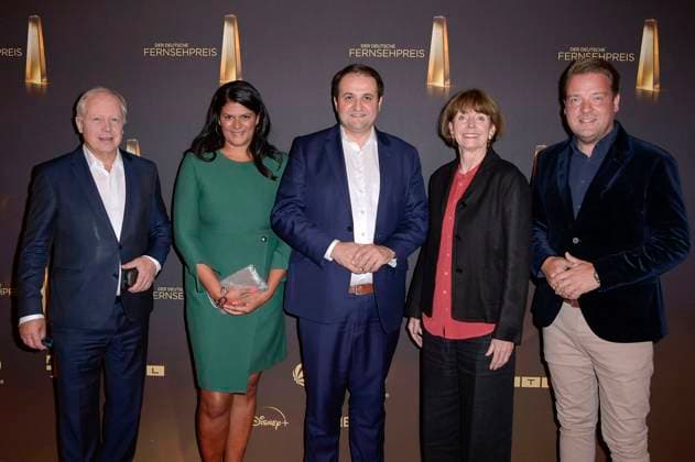 Tom Buhrow, Juliane Eßling, Nathanael Liminski, Henriette Reker und Daniel Rosemann bei der Verleihung des Deutschen Fernsehpreises 2023 - Die Nacht der Kreativen in der Flora Köln. Köln, 27.09.2023