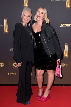 Katia Convents mit Tochter Catharina bei der Verleihung des Deutschen Fernsehpreises 2023 - Die Nacht der Kreativen in der Flora Köln. Köln, 27.09.2023