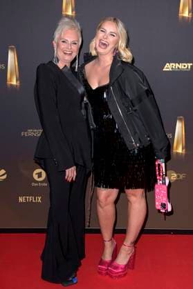 Katia Convents mit Tochter Catharina bei der Verleihung des Deutschen Fernsehpreises 2023 - Die Nacht der Kreativen in der Flora Köln. Köln, 27.09.2023