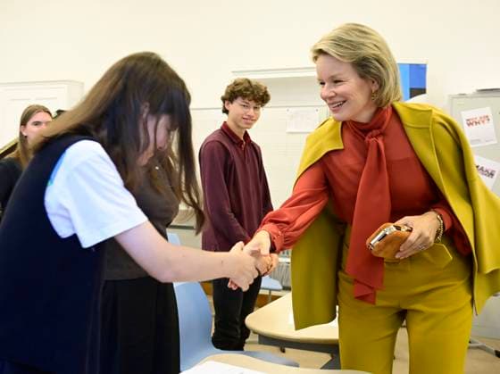 HRH Queen Mathilde Visits Musica Mundi in Waterloo WATERLOO, BELGIUM - SEPTEMBER 28 : Queen Mathilde of Belgium is visiting the Musica Mundi school in Waterloo. This international school offers young gifted musicians aged 10 to 18 the opportunity to combine professional music training with a general secondary education program. Young talents from all over the world receive intensive individual instrument training and classroom lessons in music and general education. The Queen attends a lesson, attends a concert and meets the teachers and students..Visit pictured on SEPTEMBER 28, 2023 in Waterloo, Belgium, 28 09 2023 Waterloo Belgium  Copyright: xPhilipxReynaersx