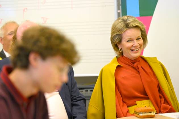 HRH Queen Mathilde Visits Musica Mundi in Waterloo WATERLOO, BELGIUM - SEPTEMBER 28 : Queen Mathilde of Belgium is visiting the Musica Mundi school in Waterloo. This international school offers young gifted musicians aged 10 to 18 the opportunity to combine professional music training with a general secondary education program. Young talents from all over the world receive intensive individual instrument training and classroom lessons in music and general education. The Queen attends a lesson, attends a concert and meets the teachers and students..Visit pictured on SEPTEMBER 28, 2023 in Waterloo, Belgium, 28 09 2023 Waterloo Belgium  Copyright: xPhilipxReynaersx