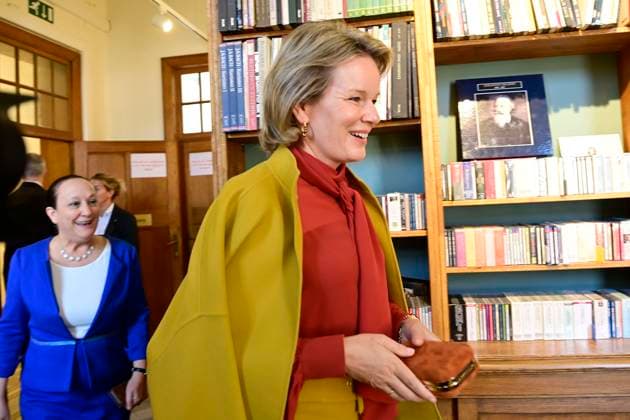 HRH Queen Mathilde Visits Musica Mundi in Waterloo WATERLOO, BELGIUM - SEPTEMBER 28 : Queen Mathilde of Belgium is visiting the Musica Mundi school in Waterloo. This international school offers young gifted musicians aged 10 to 18 the opportunity to combine professional music training with a general secondary education program. Young talents from all over the world receive intensive individual instrument training and classroom lessons in music and general education. The Queen attends a lesson, attends a concert and meets the teachers and students..Visit pictured on SEPTEMBER 28, 2023 in Waterloo, Belgium, 28 09 2023 Waterloo Belgium  Copyright: xPhilipxReynaersx