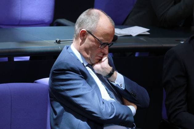 News Bilder des Tages Berlin, Deutschland, 28.09.2023: Sitzungswoche des Deutschen Bundestags; CDU-Chef Friedrich Merz sitzt im Plenum während der Aktuellen Stunde mit der Überschrift Deutschland-Pakt zum Stopp der irregulären Migration *** Berlin, Germany, 28 09 2023 Session week of German Bundestag CDU leader Friedrich Merz sits in plenary during current affairs hour titled Germany pact to stop irregular migration Copyright: xdtsxNachrichtenagenturx dts_23119