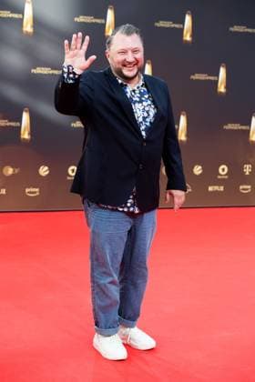 Sebastian LEGE, Koch, Roter Teppich, Red Carpet Show, Ankunft, arrival, Verleihung des Deutschen Fernsehpreises, Der Deutsche Fernsehpreis 2023, Deutscher Fernsehpreis 2023 in den MMC Studios Koeln, am 28.09.2023.