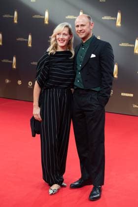 Anna SCHUDT, Schauspielerin, Moritz FUEHRMANN, Schauspieler, Führmann, Roter Teppich, Red Carpet Show, Ankunft, arrival, Verleihung des Deutschen Fernsehpreises, Der Deutsche Fernsehpreis 2023, Deutscher Fernsehpreis 2023 in den MMC Studios Koeln, am 28.09.2023.