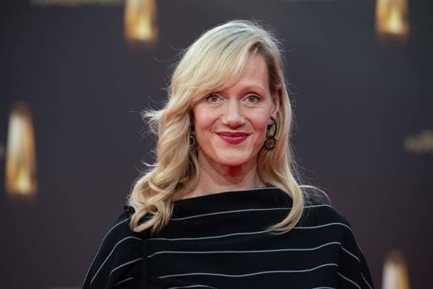 Anna SCHUDT, Schauspielerin, Roter Teppich, Red Carpet Show, Ankunft, arrival, Verleihung des Deutschen Fernsehpreises, Der Deutsche Fernsehpreis 2023, Deutscher Fernsehpreis 2023 in den MMC Studios Koeln, am 28.09.2023.