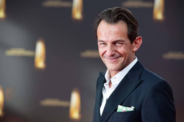 Hans-Werner MEYER, Schauspieler, Roter Teppich, Red Carpet Show, Ankunft, arrival, Verleihung des Deutschen Fernsehpreises, Der Deutsche Fernsehpreis 2023, Deutscher Fernsehpreis 2023 in den MMC Studios Koeln, am 28.09.2023.