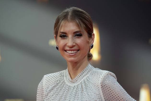 Cathy HUMMELS, Moderatorin, Roter Teppich, Red Carpet Show, Ankunft, arrival, Verleihung des Deutschen Fernsehpreises, Der Deutsche Fernsehpreis 2023, Deutscher Fernsehpreis 2023 in den MMC Studios Koeln, am 28.09.2023.