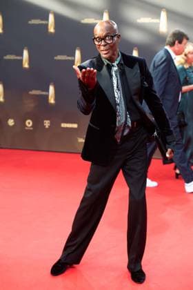 Bruce DARNELL, Model, Roter Teppich, Red Carpet Show, Ankunft, arrival, Verleihung des Deutschen Fernsehpreises, Der Deutsche Fernsehpreis 2023, Deutscher Fernsehpreis 2023 in den MMC Studios Koeln, am 28.09.2023.