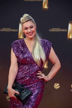 Ruth MOSCHNER, Moderatorin, Roter Teppich, Red Carpet Show, Ankunft, arrival, Verleihung des Deutschen Fernsehpreises, Der Deutsche Fernsehpreis 2023, Deutscher Fernsehpreis 2023 in den MMC Studios Koeln, am 28.09.2023. *** Ruth MOSCHNER, presenter, red carpet, red carpet show, arrival, arrival, German Television Award, German Television Award 2023, German Television Award 2023 at MMC Studios Cologne, on 28 09 2023