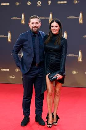 Moderator Klaas Heufer-Umlauf und seine Frau Doris Golpashin bei der Gala des Deutschen Fernsehpreis 2023 im Coloneum. Köln, 28.09.2023 NRW Deutschland Copyright: xChristophxHardtx