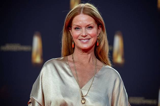 Esther SCHWEINS, Schauspielerin, Roter Teppich, Red Carpet Show, Ankunft, arrival, Verleihung des Deutschen Fernsehpreises, Der Deutsche Fernsehpreis 2023, Deutscher Fernsehpreis 2023 in den MMC Studios Koeln, am 28.09.2023.
