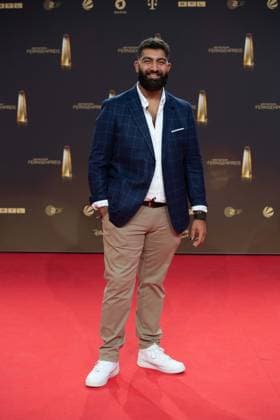 Faisal KAWUSI, Comedian, Roter Teppich, Red Carpet Show, Ankunft, arrival, Verleihung des Deutschen Fernsehpreises, Der Deutsche Fernsehpreis 2023, Deutscher Fernsehpreis 2023 in den MMC Studios Koeln, am 28.09.2023.