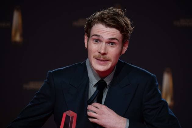 Preistraeger Philip FROISSANT, Schauspieler Kategorie Bester Schauspieler fuer Die Kaiserin, Verleihung des Deutschen Fernsehpreises, Der Deutsche Fernsehpreis 2023, Deutscher Fernsehpreis 2023 in den MMC Studios Koeln, am 28.09.2023.