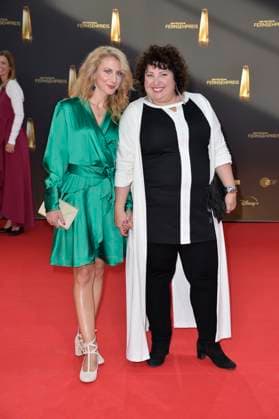 Derya Kaptan und ihre Schwester Meltem Kaptan bei der Verleihung des Deutschen Fernsehpreises in Koeln 28.09. 2023