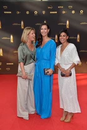 Valerie Niehaus, Pinar Atalay und Collien Ulmen-Fernandes bei der Verleihung des Deutschen Fernsehpreises in Koeln 28.09. 2023
