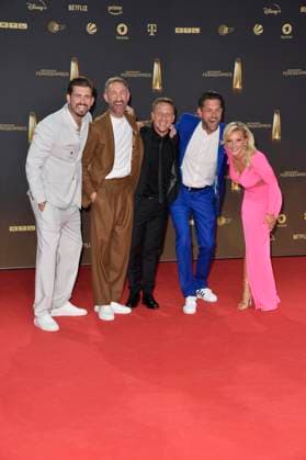 Christian Wackert, Daniel Boschmann, Lukas Haunerland, Matthias Killing und Evelyn Burdecki bei der Verleihung des Deutschen Fernsehpreises in Koeln 28.09. 2023