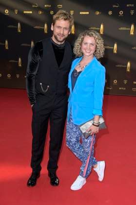 Steve Windolf und Cornelia Gröschel bei der Verleihung des Deutschen Fernsehpreises 2023 in den MMC Studios. Köln, 28.09.2023