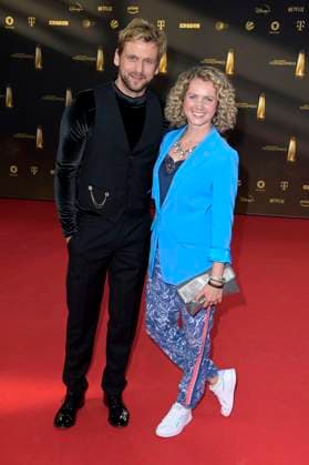 Steve Windolf und Cornelia Gröschel bei der Verleihung des Deutschen Fernsehpreises 2023 in den MMC Studios. Köln, 28.09.2023