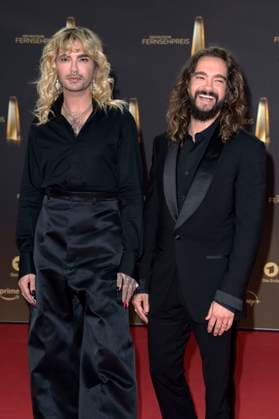 Bill Kaulitz mit Bruder Tom Kaulitz bei der Verleihung des Deutschen Fernsehpreises 2023 in den MMC Studios. Köln, 28.09.2023