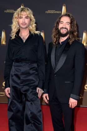 Bill Kaulitz mit Bruder Tom Kaulitz bei der Verleihung des Deutschen Fernsehpreises 2023 in den MMC Studios. Köln, 28.09.2023
