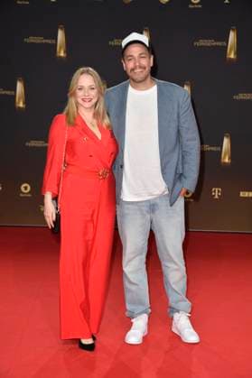 Jasmin Schwiers und Jan van Weyde bei der Verleihung vom Deutschen Fernsehpreis am 28.09.2023 in Koeln Deutscher Fernsehpreis Verleihung 2023 in Koeln