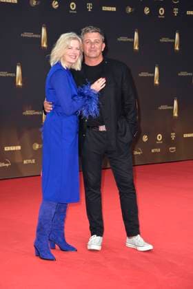 Hans Sigl und seine Ehefrau Susanne Kemmler bei der Verleihung vom Deutschen Fernsehpreis am 28.09.2023 in Koeln Deutscher Fernsehpreis Verleihung 2023 in Koeln