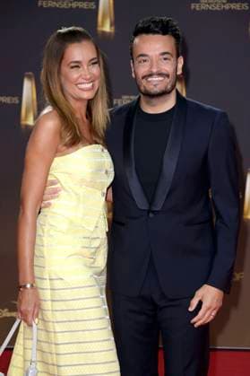 Giovanni Zarrella mit Ehefrau Jana Ina Zarrella bei der Verleihung des Deutschen Fernsehpreises 2023 in den MMC Studios. Köln, 28.09.2023