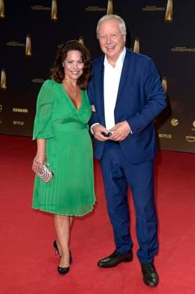 Tom Buhrow mit Partnerin Daniela Boff bei der Verleihung des Deutschen Fernsehpreises 2023 in den MMC Studios. Köln, 28.09.2023