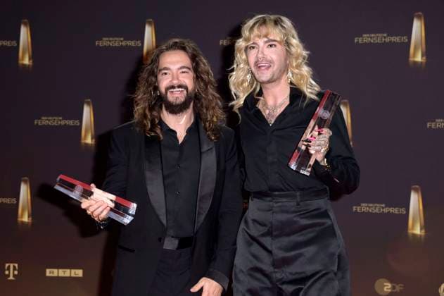 Tom Kaulitz und Bill Kaulitz bei der Verleihung des Deutschen Fernsehpreises 2023 in den MMC Studios. Köln, 28.09.2023