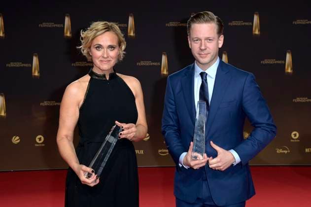 Caren Miosga und Helge Fuhst bei der Verleihung des Deutschen Fernsehpreises 2023 in den MMC Studios. Köln, 28.09.2023