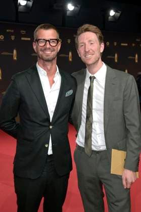 Joko Winterscheidt und Louis Klamroth bei der Verleihung des Deutschen Fernsehpreises 2023 in den MMC Studios. Köln, 28.09.2023