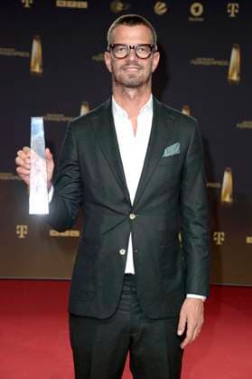 Joko Winterscheidt bei der Verleihung des Deutschen Fernsehpreises 2023 in den MMC Studios. Köln, 28.09.2023