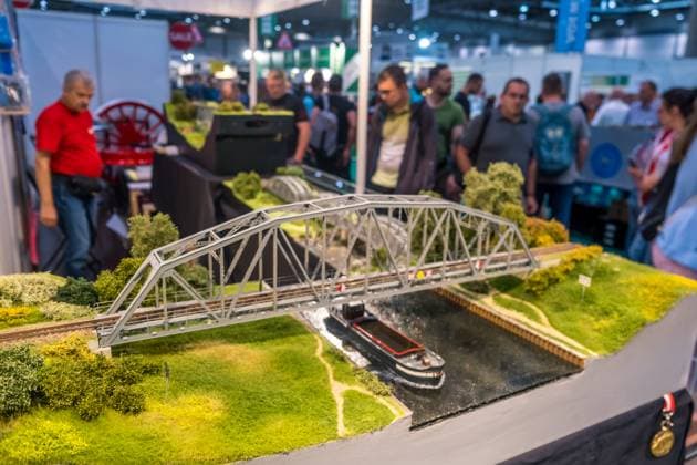 Die Modell Hobby Spiel Messe 2023 hat auf dem Leipziger Messegelände begonnen. Zahlreiche Aussteller aus dem Bereich Brettspiel, Modellbau und Bastel locken viele Besucher auf die Neue Messe im Leipziger Norden. Modell Hobby Spiel 2023