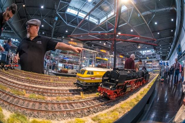 Die Modell Hobby Spiel Messe 2023 hat auf dem Leipziger Messegelände begonnen. Zahlreiche Aussteller aus dem Bereich Brettspiel, Modellbau und Bastel locken viele Besucher auf die Neue Messe im Leipziger Norden. Modell Hobby Spiel 2023