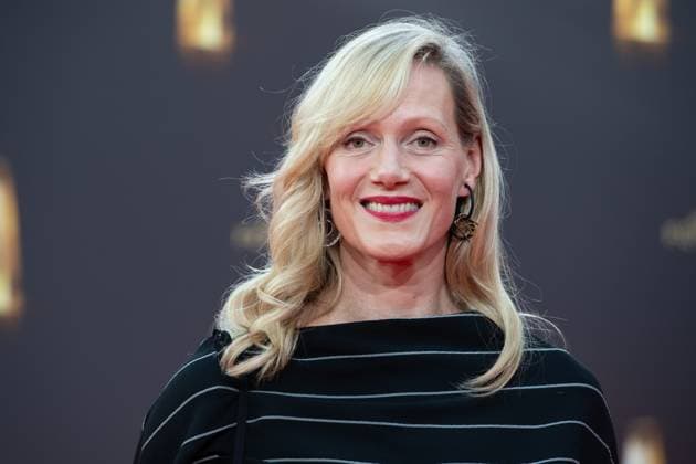 Anna SCHUDT, Schauspielerin, Roter Teppich, Red Carpet Show, Ankunft, arrival, Verleihung des Deutschen Fernsehpreises, Der Deutsche Fernsehpreis 2023, Deutscher Fernsehpreis 2023 in den MMC Studios Koeln, am 28.09.2023.
