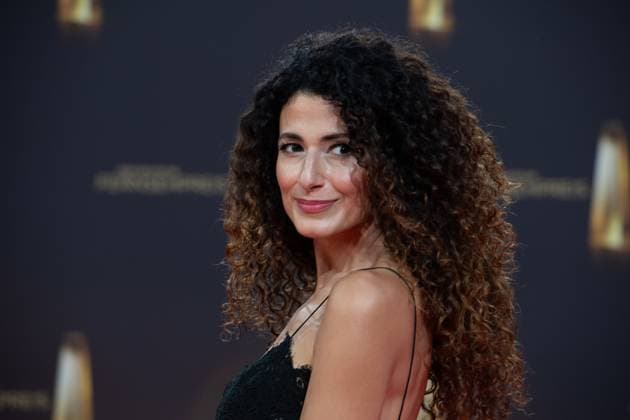 Marwa ELDESSOUKY, Journalistin, Roter Teppich, Red Carpet Show, Ankunft, arrival, Verleihung des Deutschen Fernsehpreises, Der Deutsche Fernsehpreis 2023, Deutscher Fernsehpreis 2023 in den MMC Studios Koeln, am 28.09.2023.