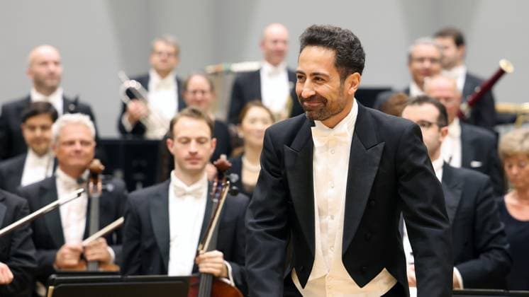 Chefdirigent Nabil Shehata, Offizielle Eroeffnung (Eröffnung), neuer Probesaal, neues Probehaus, Haus der Musik der Philharmonie Suedwestfalen (Südwestfalen) in der Oranienstrasse in Siegen Philharmonie Suedwestfalen Haus der Musik am 28.09.2023 in Siegen Deutschland. NUTZUNG NUR REDAKTIONELL