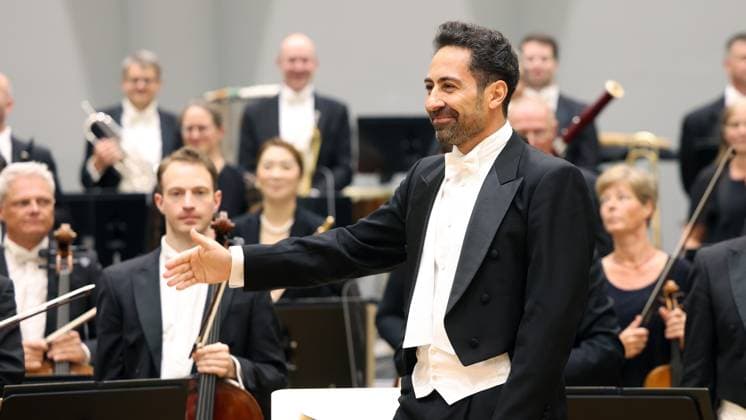 Chefdirigent Nabil Shehata, Offizielle Eroeffnung (Eröffnung), neuer Probesaal, neues Probehaus, Haus der Musik der Philharmonie Suedwestfalen (Südwestfalen) in der Oranienstrasse in Siegen Philharmonie Suedwestfalen Haus der Musik am 28.09.2023 in Siegen Deutschland. NUTZUNG NUR REDAKTIONELL