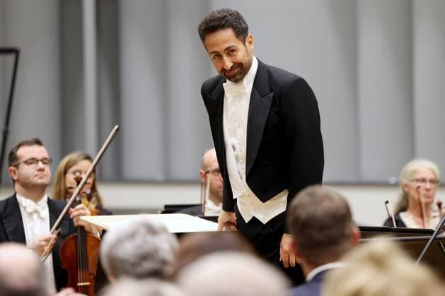 Chefdirigent Nabil Shehata, Offizielle Eroeffnung (Eröffnung), neuer Probesaal, neues Probehaus, Haus der Musik der Philharmonie Suedwestfalen (Südwestfalen) in der Oranienstrasse in Siegen Philharmonie Suedwestfalen Haus der Musik am 28.09.2023 in Siegen Deutschland. NUTZUNG NUR REDAKTIONELL