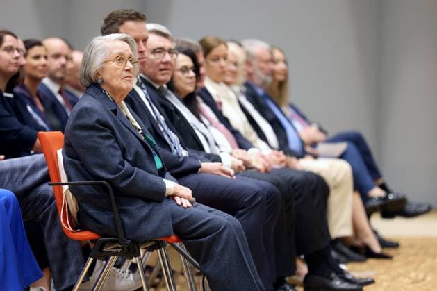 Barbara Lambrecht-Schadeberg (vo.), Offizielle Eroeffnung (Eröffnung), neuer Probesaal, neues Probehaus, Haus der Musik der Philharmonie Suedwestfalen (Südwestfalen) in der Oranienstrasse in Siegen Philharmonie Suedwestfalen Haus der Musik am 28.09.2023 in Siegen Deutschland. NUTZUNG NUR REDAKTIONELL